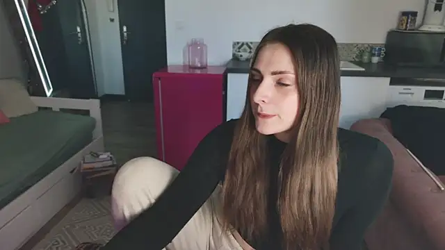 Snapshot of ce_leste__ chatting on October 2, 2025, 3:19 pm ce leste online show from October 2, 2025, 3:19 pm