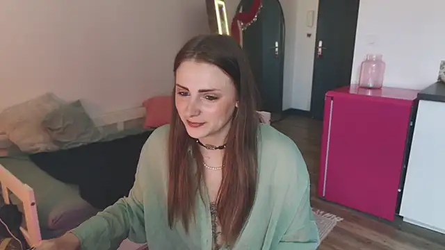 Snapshot of ce_leste__ chatting on October 8, 2025, 11:19 am ce leste online show from October 8, 2025, 11:19 am