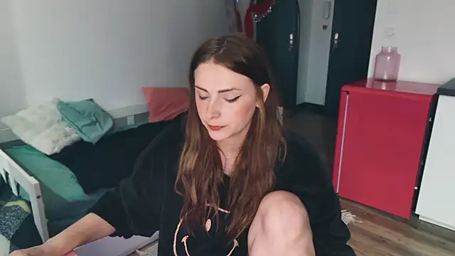 Snapshot of ce_leste__ chatting on October 23, 2025, 1:21 pm ce leste online show from October 23, 2025, 1:21 pm