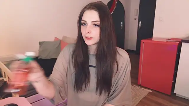 Snapshot of ce_leste__ chatting on November 17, 2025, 5:08 pm ce leste online show from November 17, 2025, 5:08 pm