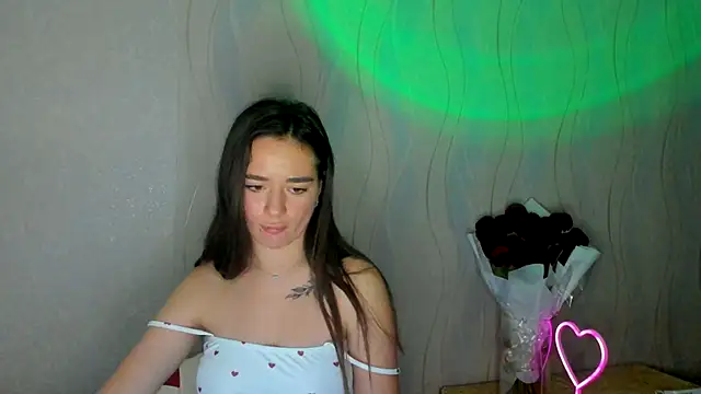 Snapshot of Bella_XO chatting on October 7, 2025, 2:47 pm Bella XO online show from October 7, 2025, 2:47 pm