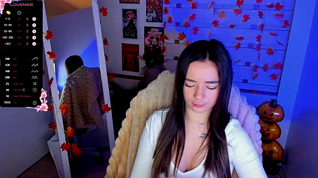 Snapshot of Bella_XO chatting on October 19, 2025, 6:47 am Bella XO online show from October 19, 2025, 6:47 am