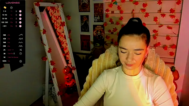 Snapshot of Bella_XO chatting on November 4, 2025, 7:51 am Bella XO online show from November 4, 2025, 7:51 am