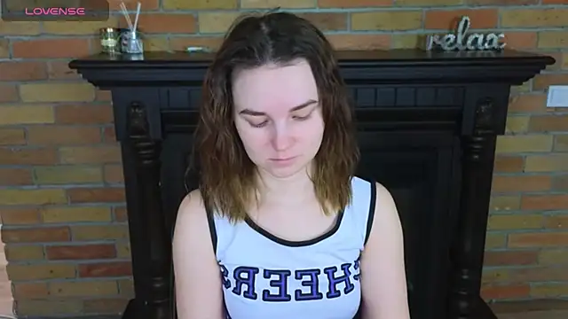 Ellie Sunset online show from April 15, 2026, 7:48 am