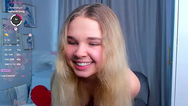 OdetteHarwick online show from October 24, 2025, 7:38 am