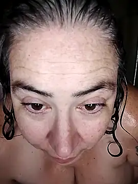 GraceHenderson online show from October 4, 2025, 4:32 am