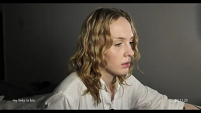 vinylstore online show from November 24, 2025, 6:29 pm