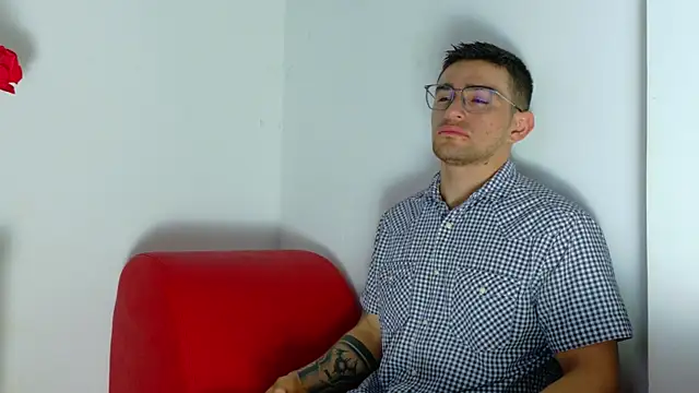 Sexy Alejandro  online show from May 15, 2026, 11:50 am