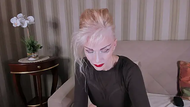 Rita Farel online show from March 11, 2026, 9:21 pm