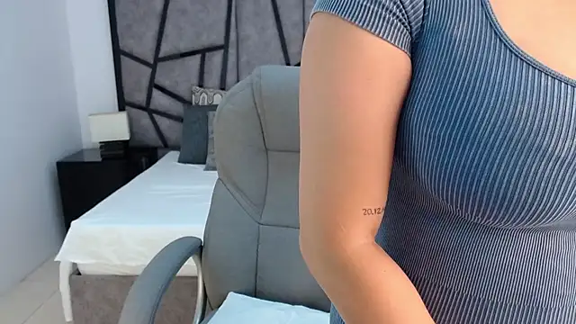 adhara cortez online show from March 31, 2026, 8:20 pm