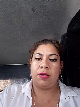Laura-Hernandez online show from May 11, 2026, 4:04 pm