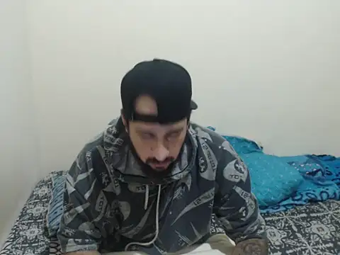 Snapshot of leonamable12 chatting on February 25, 2026, 5:06 am leonamable12 online show from February 25, 2026, 5:06 am