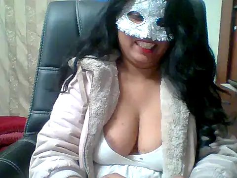 kamayanisingh24 online show from January 16, 2025, 6:16 pm