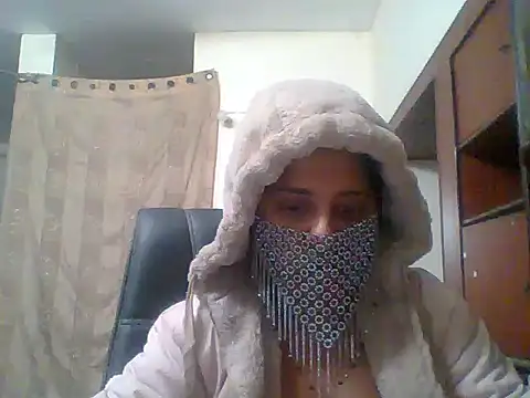 kamayanisingh24 online show from January 20, 2025, 5:16 pm