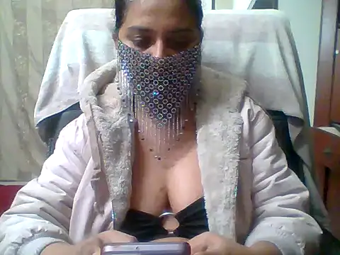 kamayanisingh24 online show from January 21, 2025, 5:41 pm