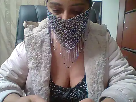 kamayanisingh24 online show from January 26, 2025, 4:51 pm