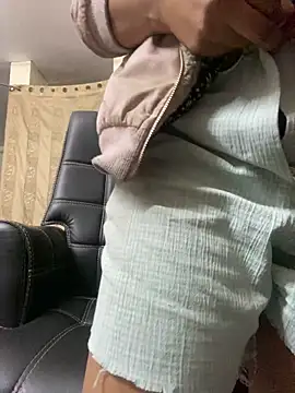 kamayanisingh24 online show from January 29, 2025, 4:41 pm