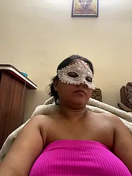 kamayanisingh24 online show from February 1, 2025, 5:49 am