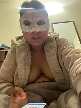 kamayanisingh24 online show from February 28, 2025, 7:14 pm