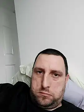 Snapshot of HE-M123 chatting on October 8, 2025, 4:37 pm HE-M123 online show from October 8, 2025, 4:37 pm