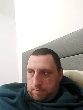 Snapshot of HE-M123 chatting on December 20, 2025, 7:21 pm HE-M123 online show from December 20, 2025, 7:21 pm