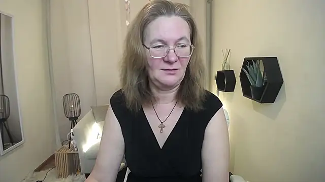 HolyMilfa online show from February 17, 2026, 1:18 pm