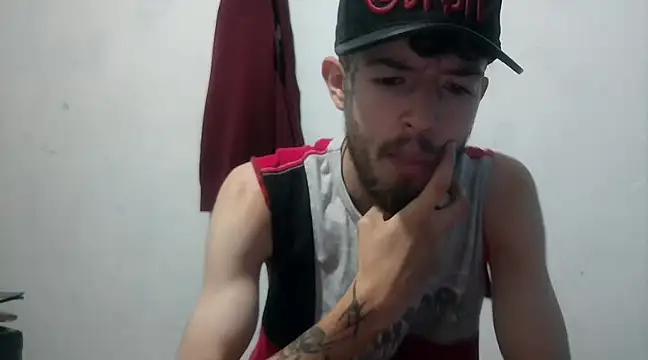 Snapshot of Aaronkiller chatting on December 13, 2024, 1:01 pm Aaronkiller online show from December 13, 2024, 1:01 pm