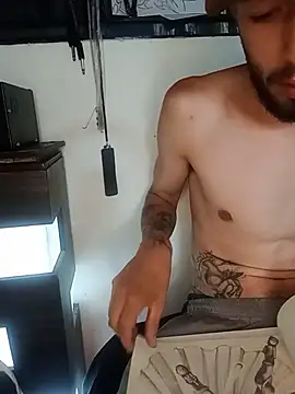 Aaronkiller online show from July 4, 2026, 7:31 pm