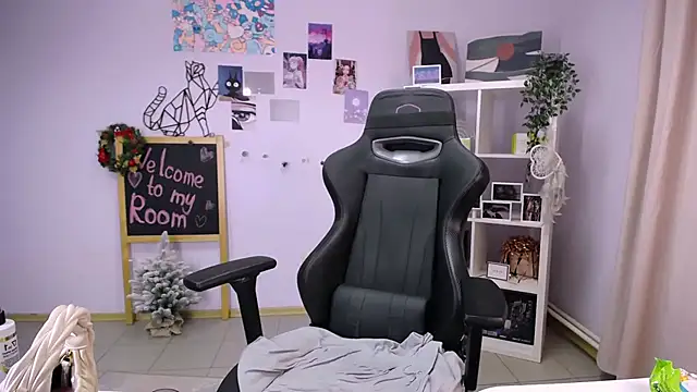 MelissaLovvv online show from January 8, 2025, 8:27 am