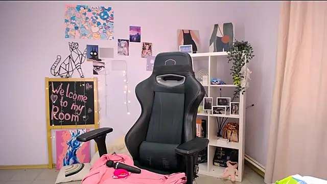 MelissaLovvv online show from March 13, 2025, 6:58 am