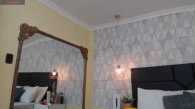 JustinePerry online show from October 7, 2025, 3:25 am