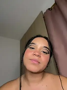 Snapshot of Lucy_wilson5 chatting on February 25, 2025, 6:58 am Lucy wilson5 online show from February 25, 2025, 6:58 am