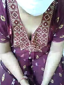 Snapshot of aliseanu chatting on December 13, 2024, 1:55 pm aliseanu online show from December 13, 2024, 1:55 pm