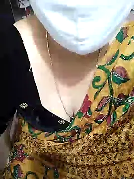 Snapshot of aliseanu chatting on January 5, 2025, 12:53 pm aliseanu online show from January 5, 2025, 12:53 pm