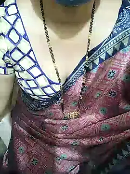 Snapshot of aliseanu chatting on February 5, 2025, 12:06 pm aliseanu online show from February 5, 2025, 12:06 pm