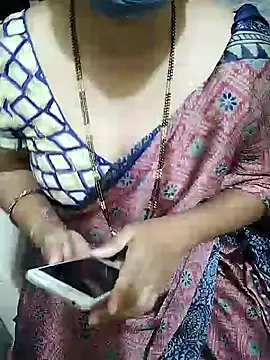 Snapshot of aliseanu chatting on February 6, 2025, 1:38 am aliseanu online show from February 6, 2025, 1:38 am