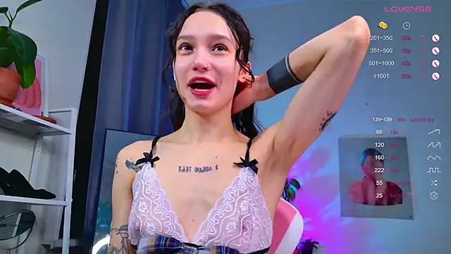 MyLou  online show from November 29, 2025, 3:15 pm