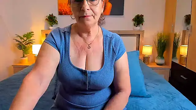 sweetangell69  online show from May 11, 2026, 2:06 am