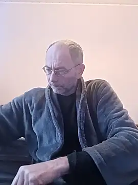 BesterJunge45 online show from February 19, 2025, 7:06 am