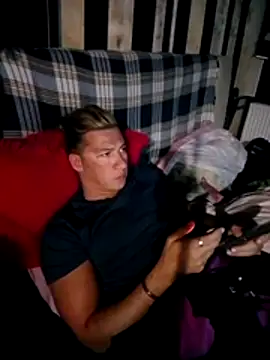 Lovely milk online show from November 6, 2025, 8:43 pm