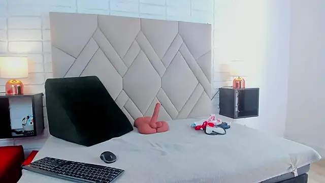 Kasandra Gomez online show from January 17, 2025, 6:23 pm