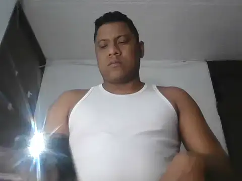 latinblack01 online show from November 2, 2025, 4:59 am