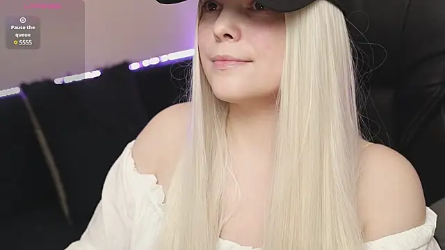 LikaBerry1 online show from December 10, 2024, 9:11 pm