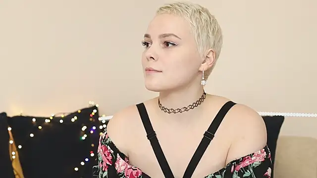 LikaBerry1 online show from December 29, 2024, 11:08 pm