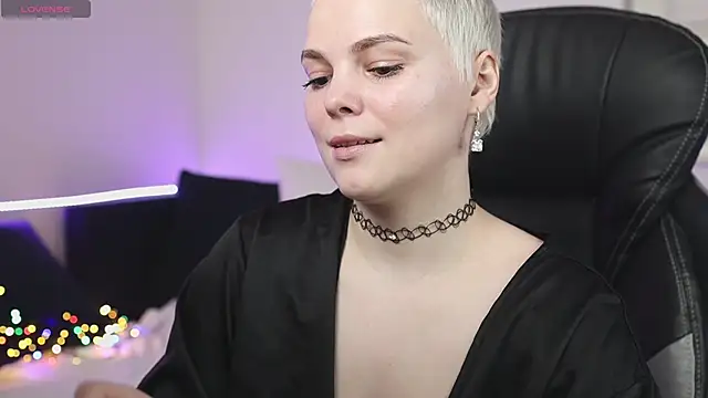 LikaBerry1 online show from January 30, 2025, 7:59 pm