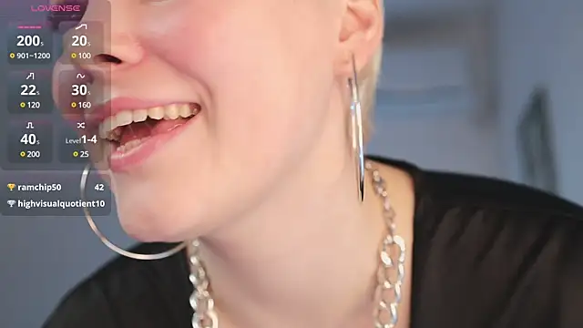 LikaBerry1 online show from February 5, 2025, 10:12 pm