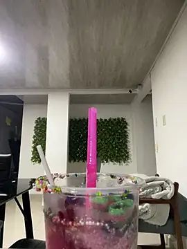 angel natural online show from October 3, 2025, 1:13 am