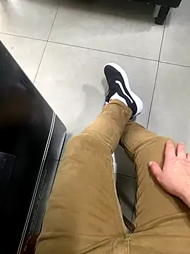 Snapshot of Hjsjsjsjjd chatting on November 5, 2025, 12:38 pm Hjsjsjsjjd online show from November 5, 2025, 12:38 pm