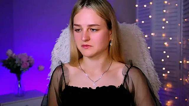 DeboraLarson online show from October 7, 2025, 5:59 am