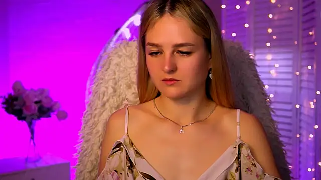 DeboraLarson online show from October 16, 2025, 3:29 am